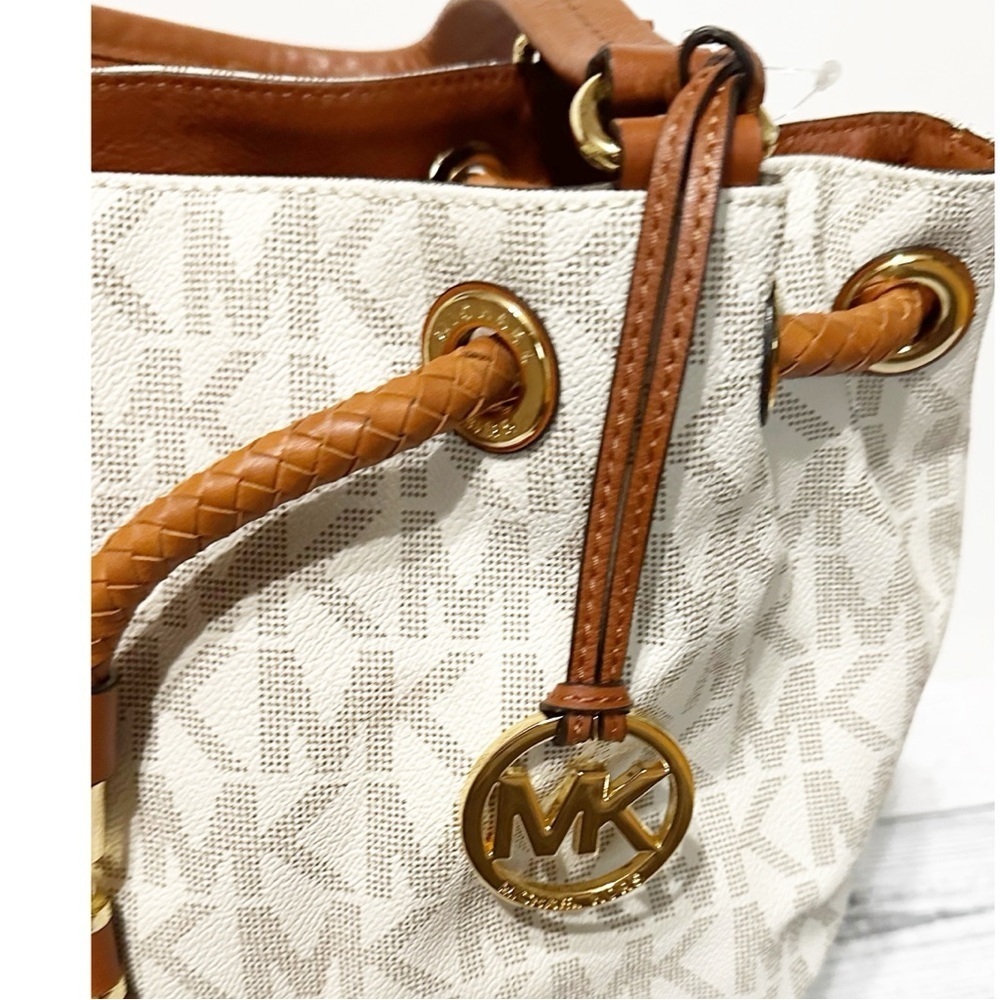 MICHAEL MICHAEL KORS
Jet Set Item Large Gathered Logo Tote - Picture 5 of 10